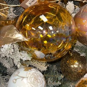 Gold ball ornament 150mm